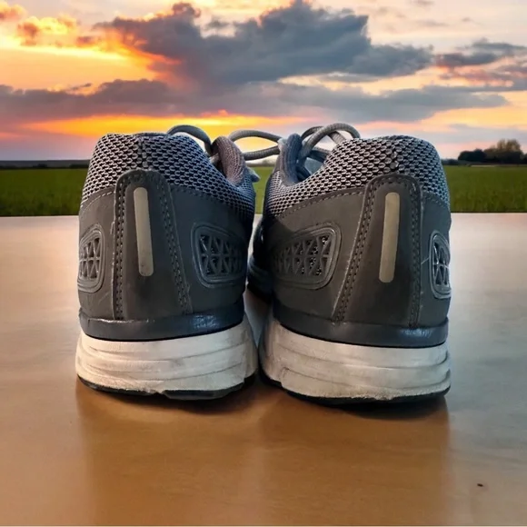 Nike Zoom Vomero - Picture 3 of 4